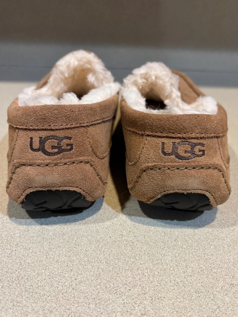 NWT MENS UGG ASCOT CHESTNUT SUEDE SLIPPERS SZ 9